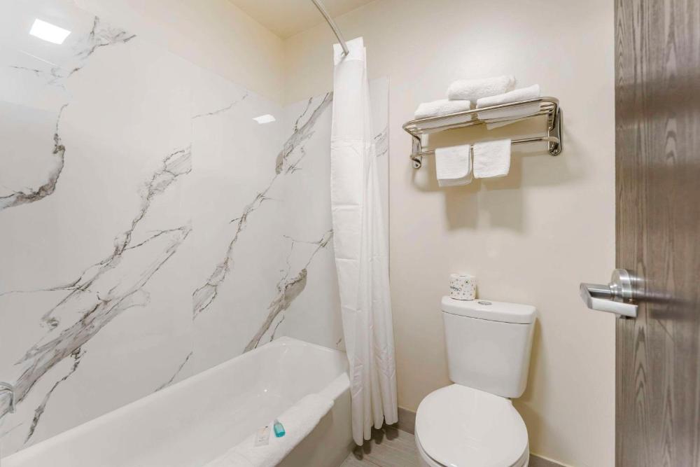 Deluxe Double Room interior